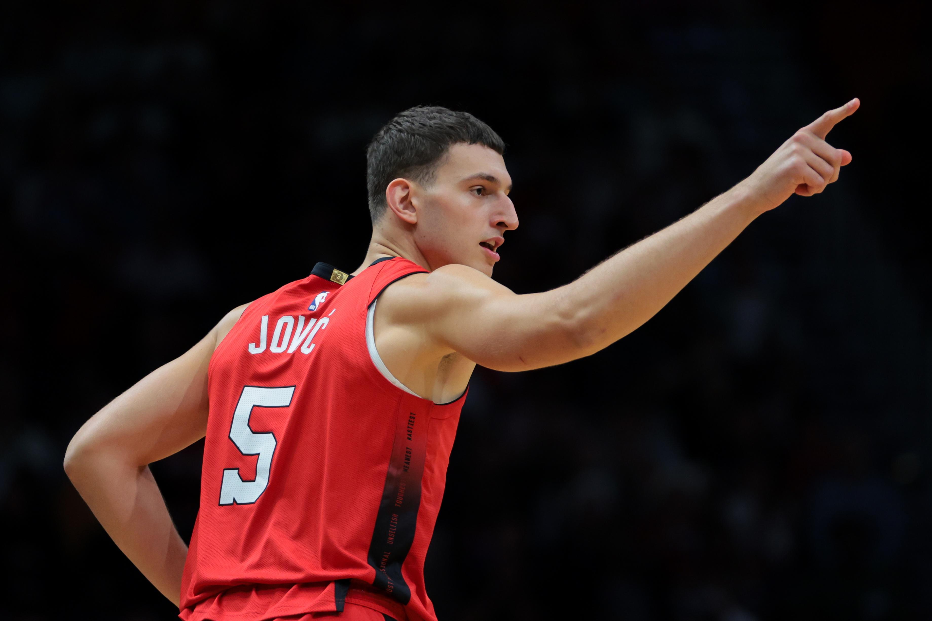 开云入口-约维奇：热火首次训练尤尔特塞文打爆了我 我怀疑自己是否适合NBA