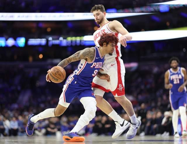 开云官网-没顶住！火箭被轰3-14陷入被动：杜兰特16分5失误，恩比德爆发